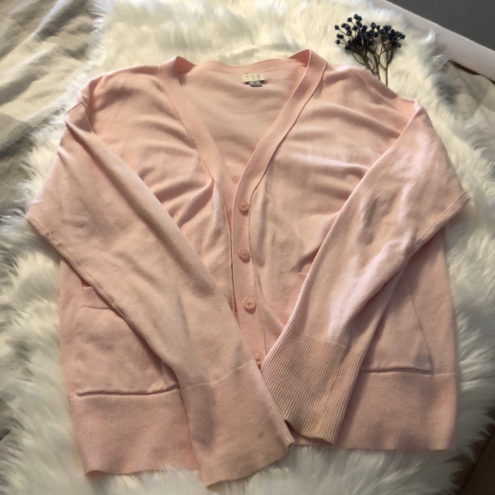 🌺Pale pink cardigan